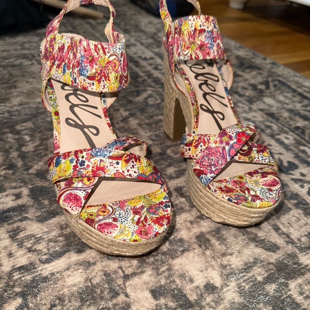 Rebels Red and Pink platform Sandals with Floral Design size 11